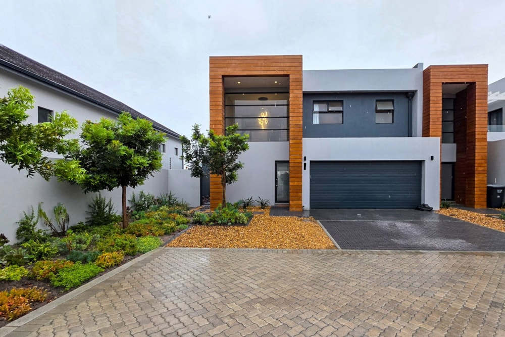 Townhouse for sale in Sandown, Blouberg - 1TV1737752