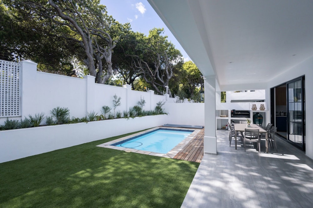 Double-storey house to rent in Constantia, Cape Town - RBL1737060