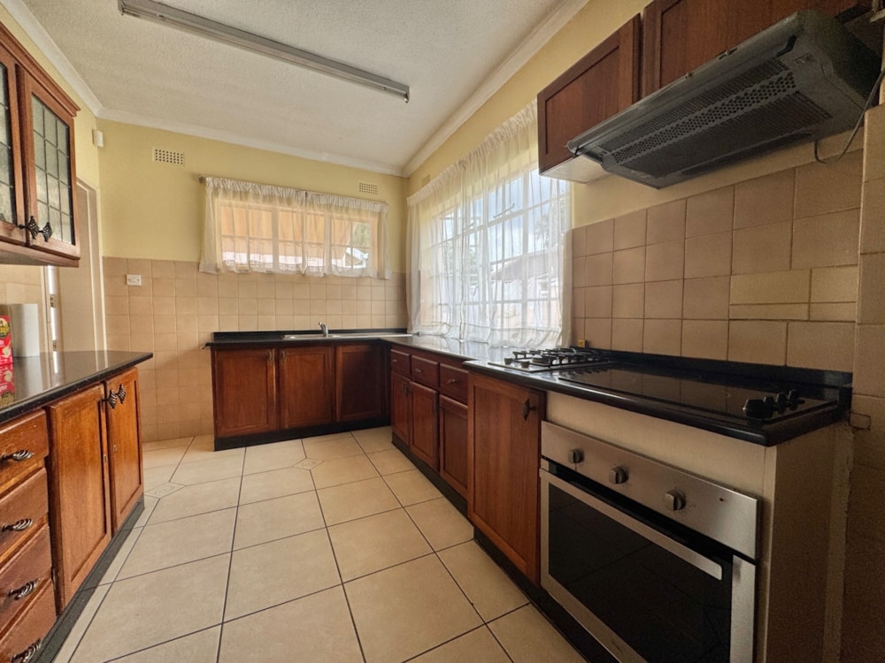 Double-storey apartment to rent in Borrowdale, Zimbabwe - 3ZB1737098