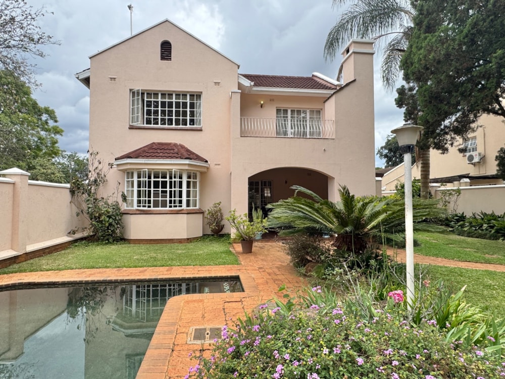 Double-storey apartment to rent in Borrowdale, Zimbabwe - 3ZB1737098