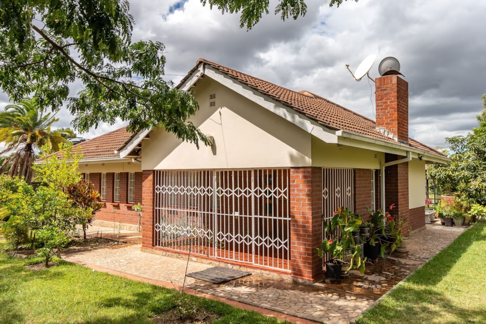 House for sale in Waterfalls, Zimbabwe - 3ZB1737108