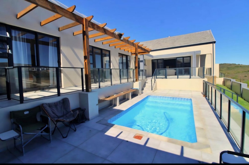 House for sale in Outeniquasbosch Wildlife Village - 1MB1737248