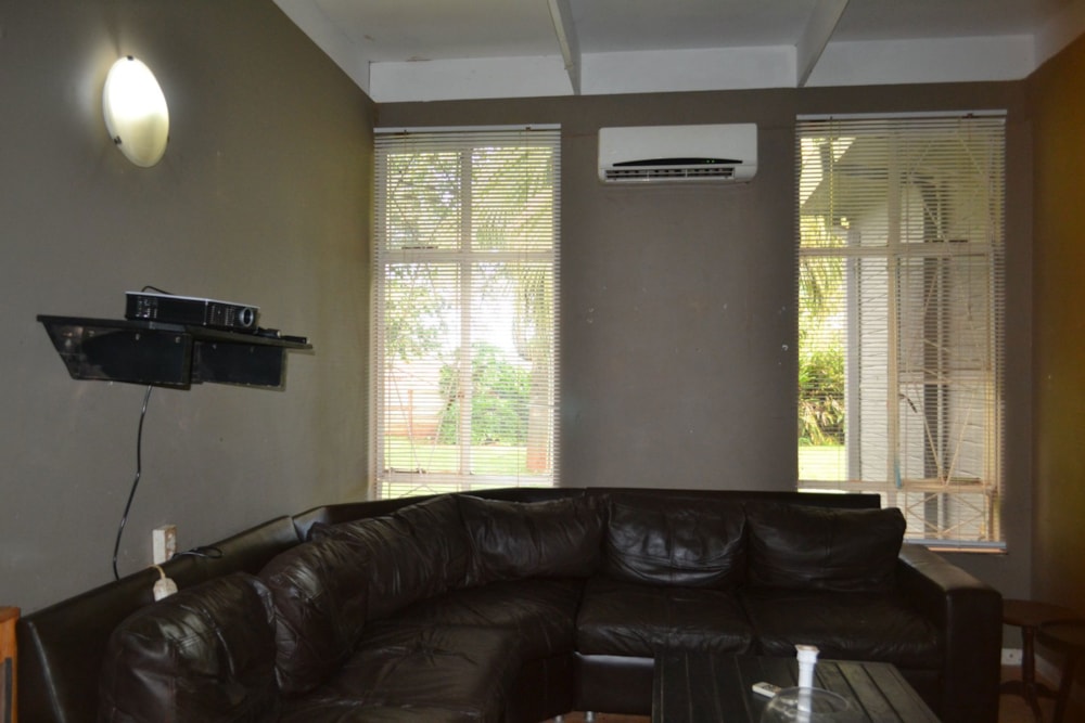 House for sale in Mookgopong (Naboomspruit) - 1MDM1737214