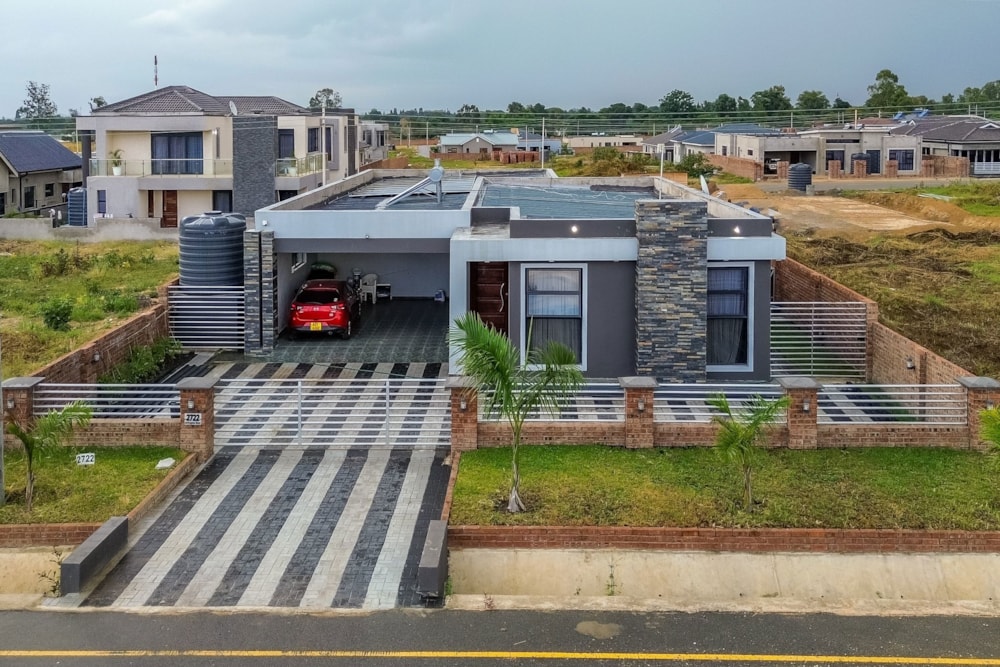 Cluster for sale in Arlington, Zimbabwe - 3ZB1737236