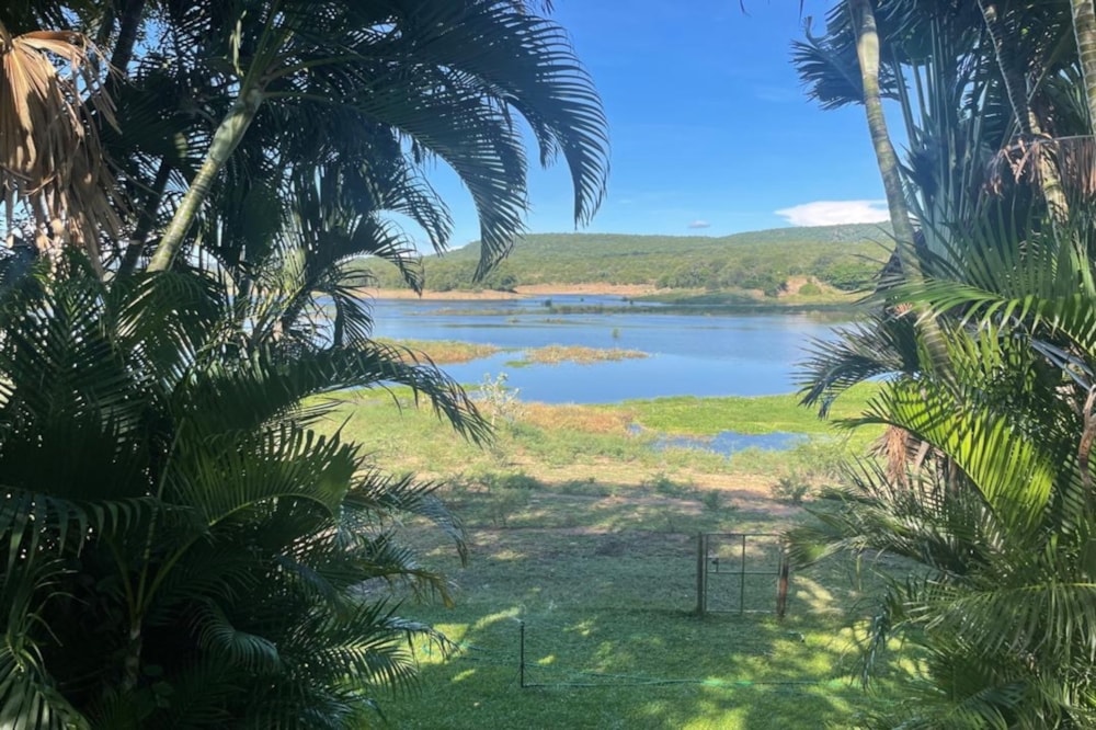Bed & breakfast for sale in Victoria Falls, Zimbabwe - 3ZB1737242