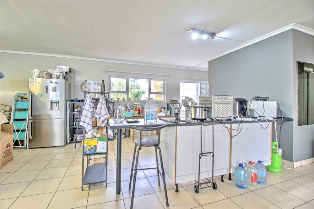 House to rent in Bothasig - 1PLA1737341