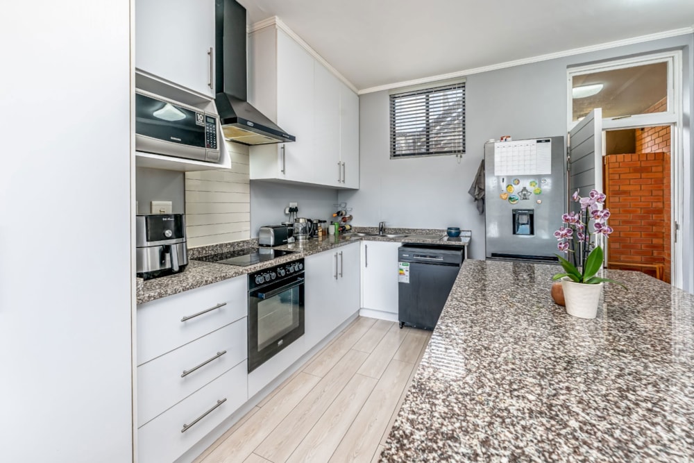 Apartment to rent in Waterfall, Upper Highway - 1KF1737566