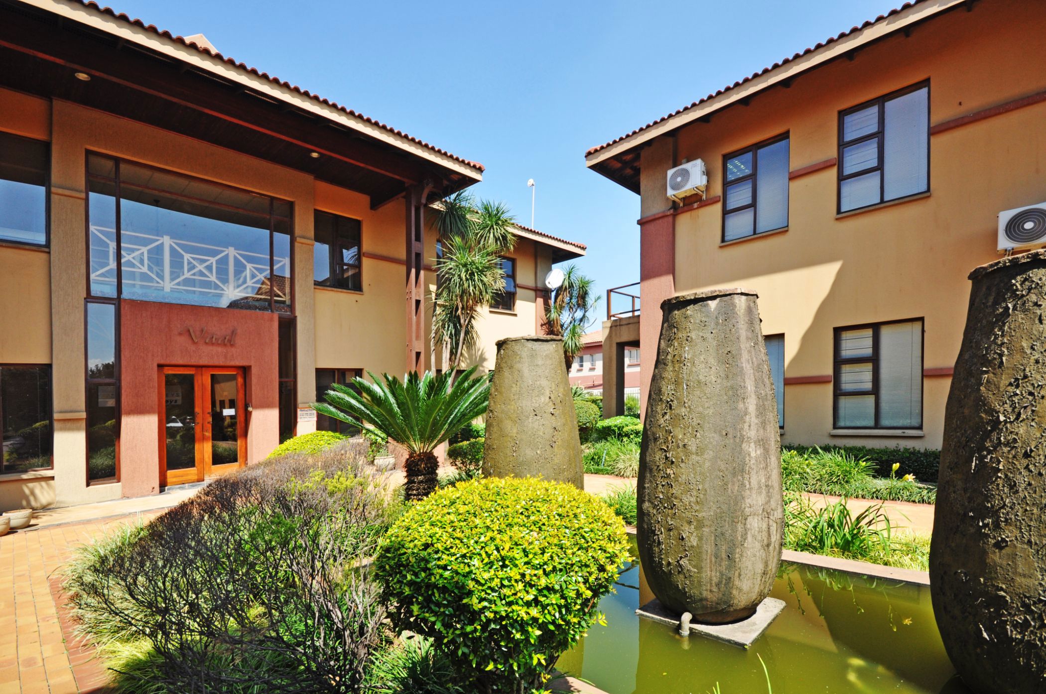 Commercial office for sale in Three Rivers North - 1VT1738023