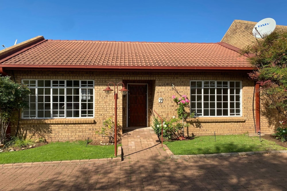 Townhouse for sale in Middelburg Central (Mpumalanga Central)  - 1MD1737469