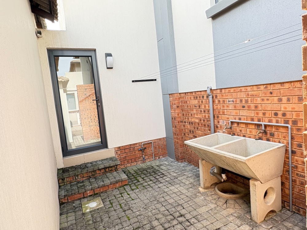 Double-storey cluster for sale in Stonehenge - 1NS1737524