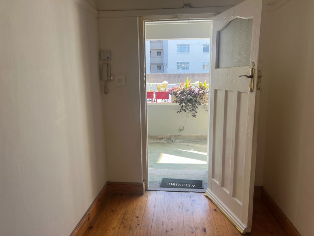 Apartment to rent in Kenilworth, Cape Town - RBL1737493