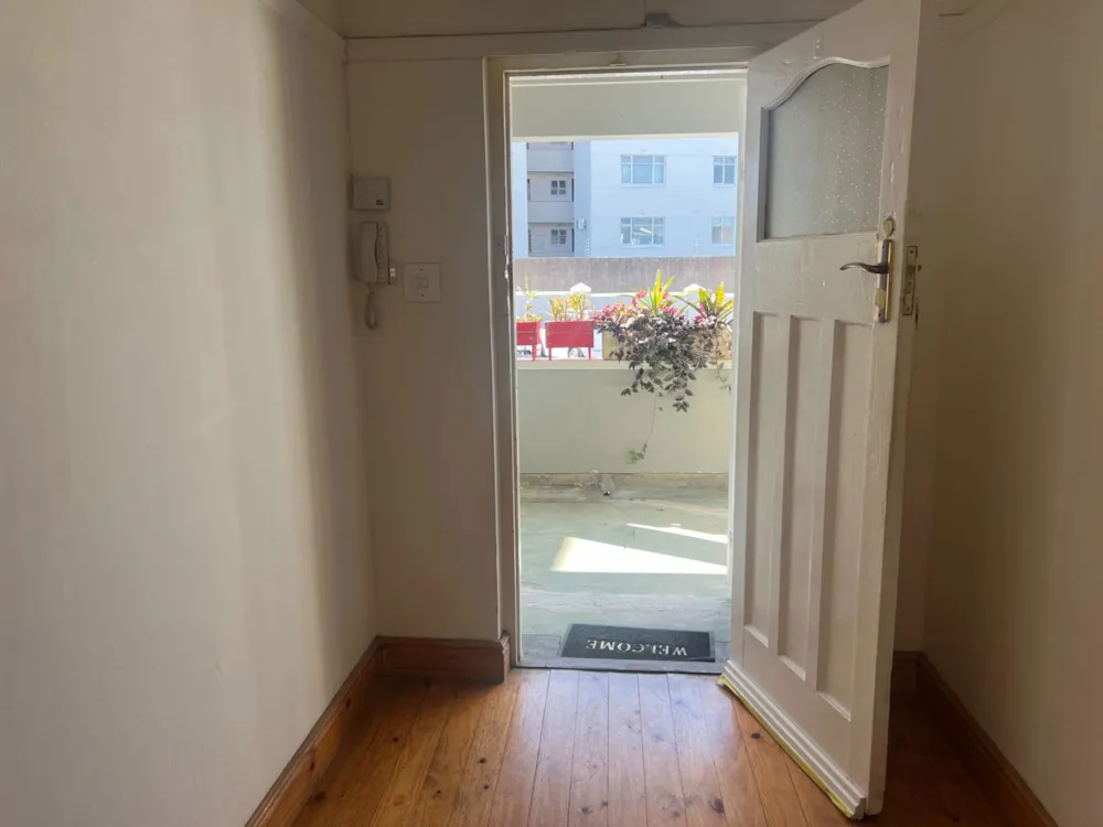 Apartment let in Kenilworth, Cape Town - RBL1737493 Apartment let in Kenilworth, Cape Town - RBL1737493
