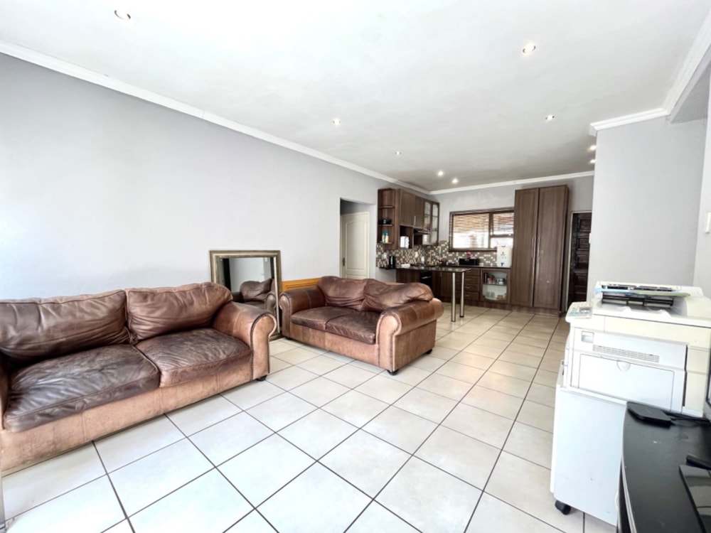 Townhouse to rent in Polokwane Central - 1PS1737497