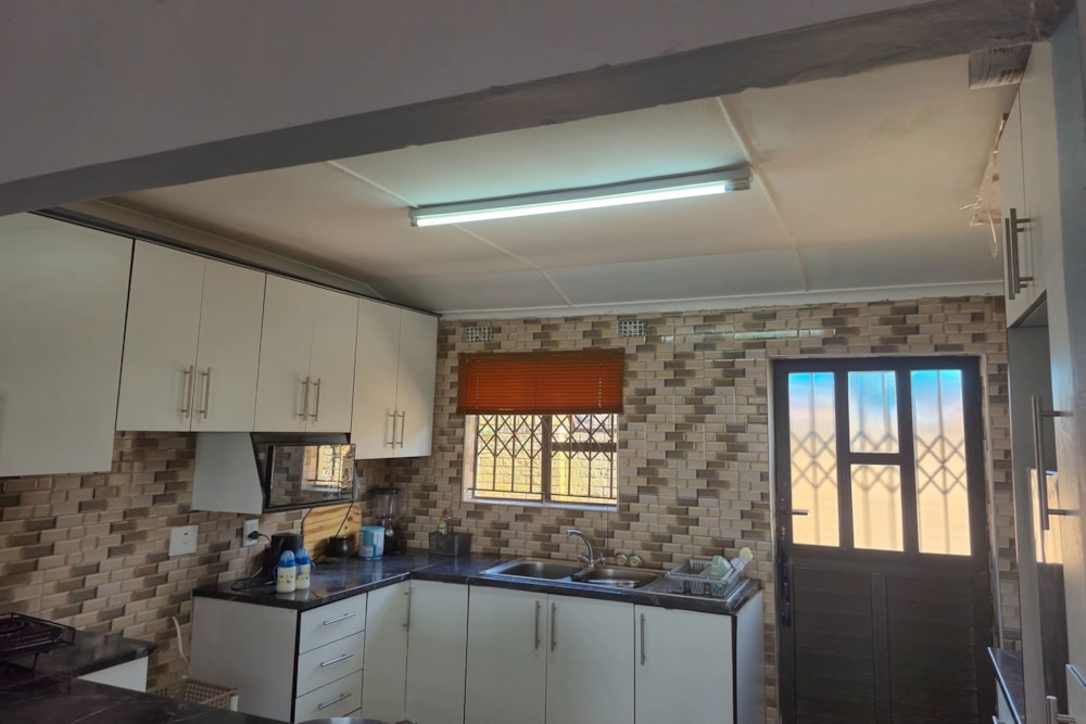 Townhouse for sale in Lotus Park - 1WB1739094