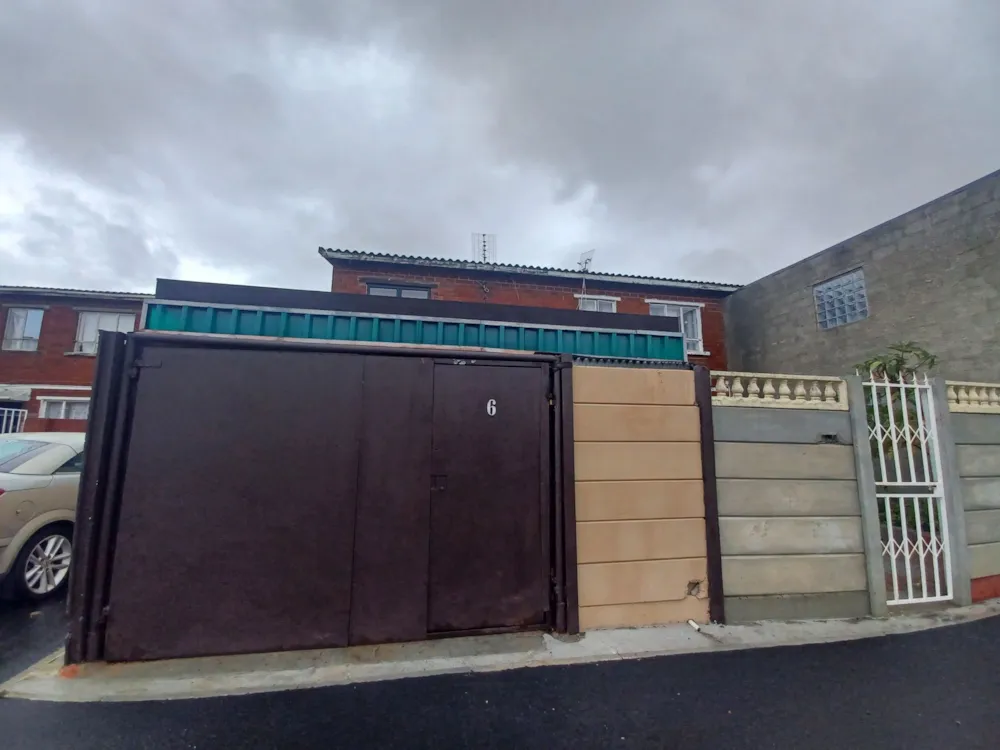 House for sale in Woodlands, Mitchells Plain - 1MN1737737 House for sale in Woodlands, Mitchells Plain - 1MN1737737