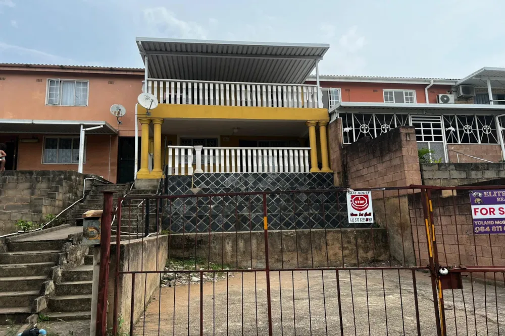 Double-storey house for sale in Newlands East - 1WP1737539 Double-storey house for sale in Newlands East - 1WP1737539