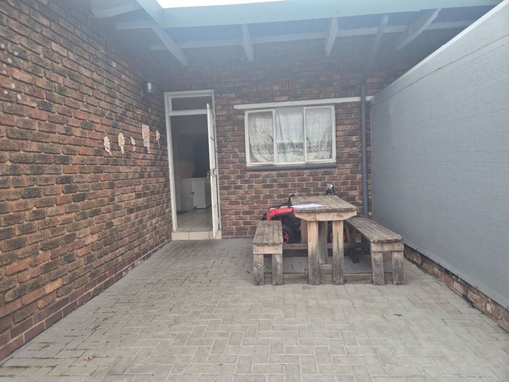 Apartment for sale in Kanonkop, Middelburg, Mpumalanga - 1MD1737602