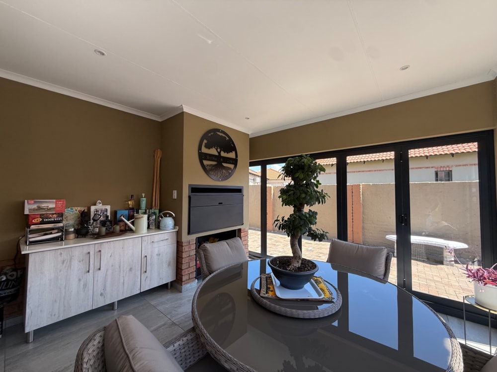 House for sale in Hexrivier Lifestyle Estate - 1RU1737643