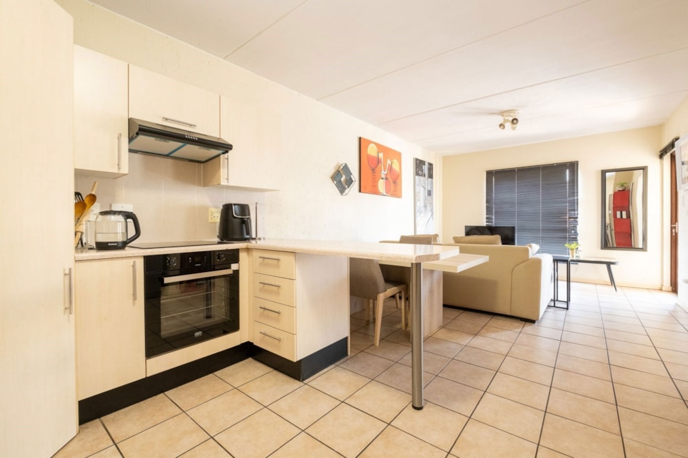 Apartment to rent in Ferndale, Randburg - RAL1737694