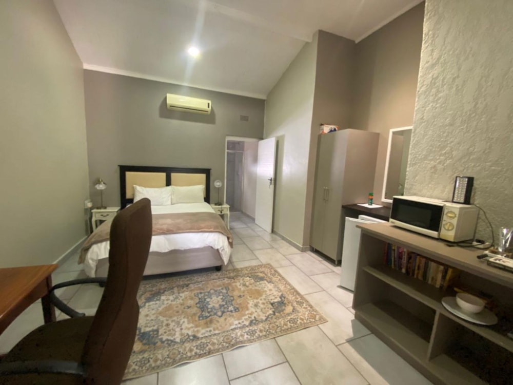 Bed & breakfast for sale in Vryburg - 1RN1738312