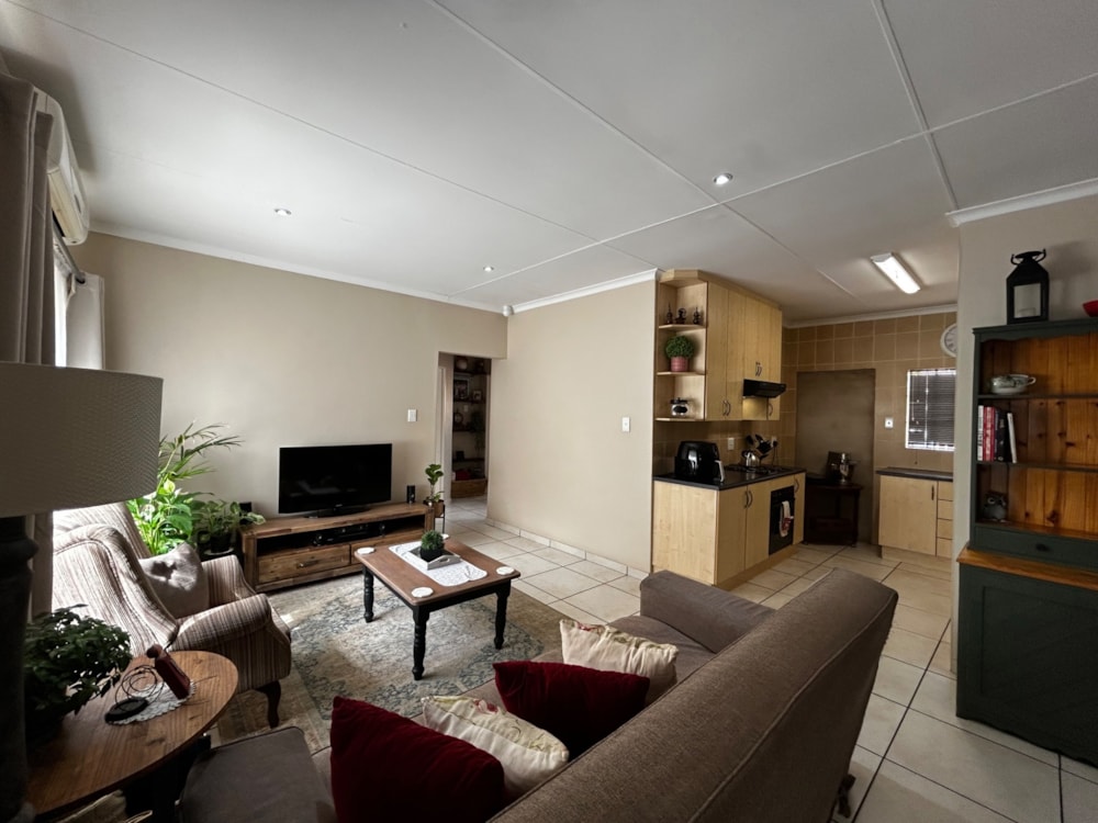 Townhouse for sale in Rhodesdene - 1KJ1737803