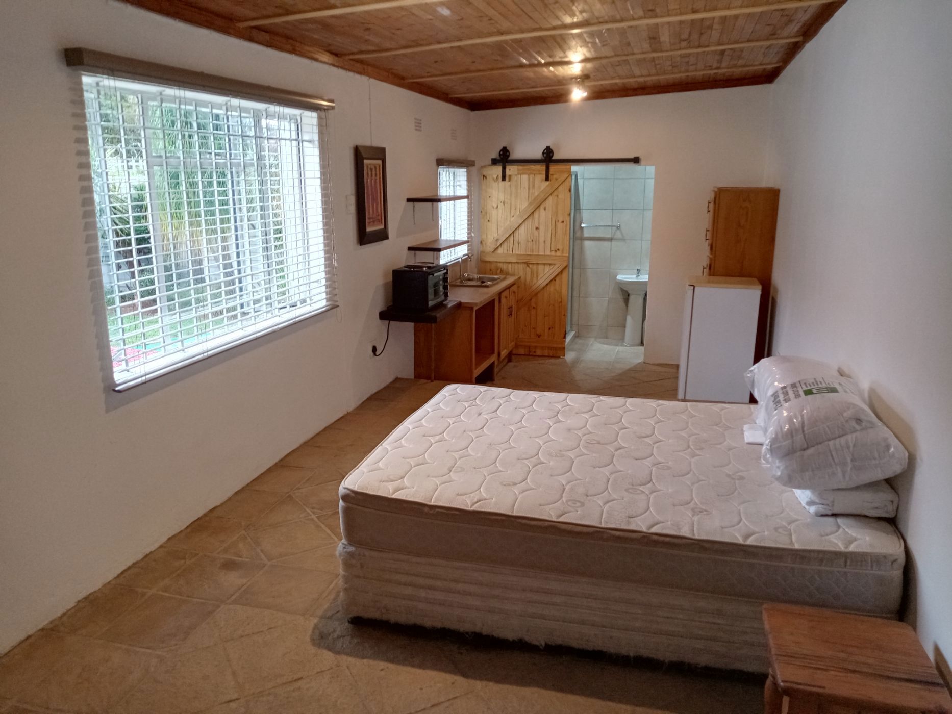 Bachelor apartment to rent in Protea Park, Rustenburg - 1RU1737801