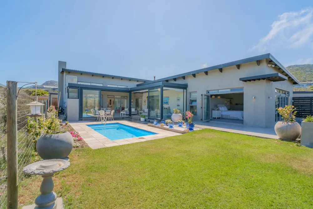 House let in Chapman's Bay Estate - FHL1737924 House let in Chapman's Bay Estate - FHL1737924