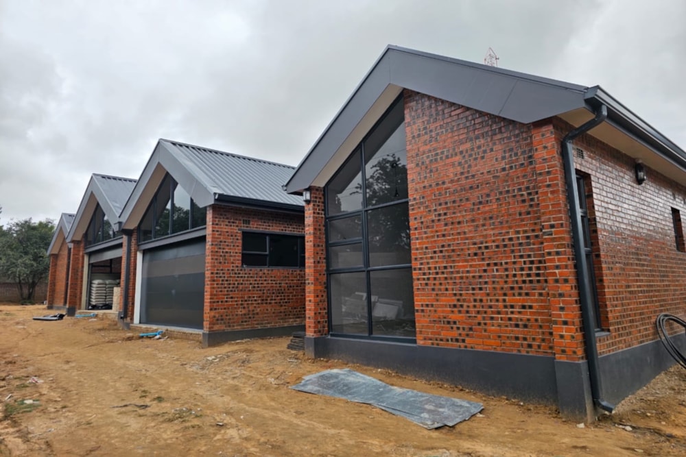 Townhouse for sale in Hillside, Bulawayo, Zimbabwe - 3ZB1737876