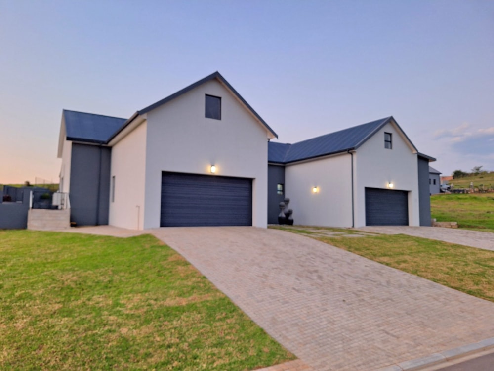 Security estate home for sale in Outeniquasbosch Wildlife Village - 1MB1737977