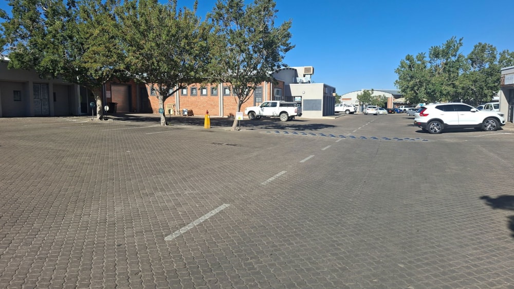 Commercial industrial property to rent in Southern Industrial Area, Namibia - 3NM1737898