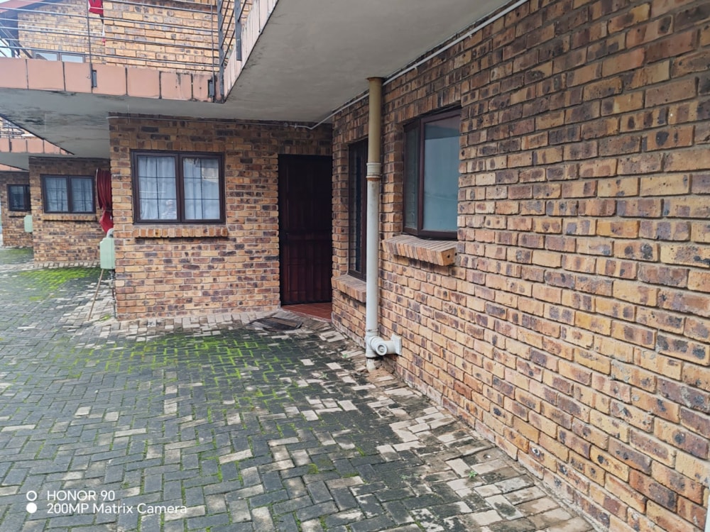 Apartment to rent in Mbombela Ext 5 (Nelspruit Ext 5) - 1NS1737926