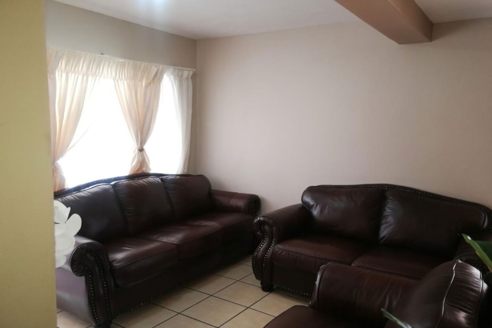 Apartment to rent in Mbombela Ext 5 (Nelspruit Ext 5) - 1NS1737926