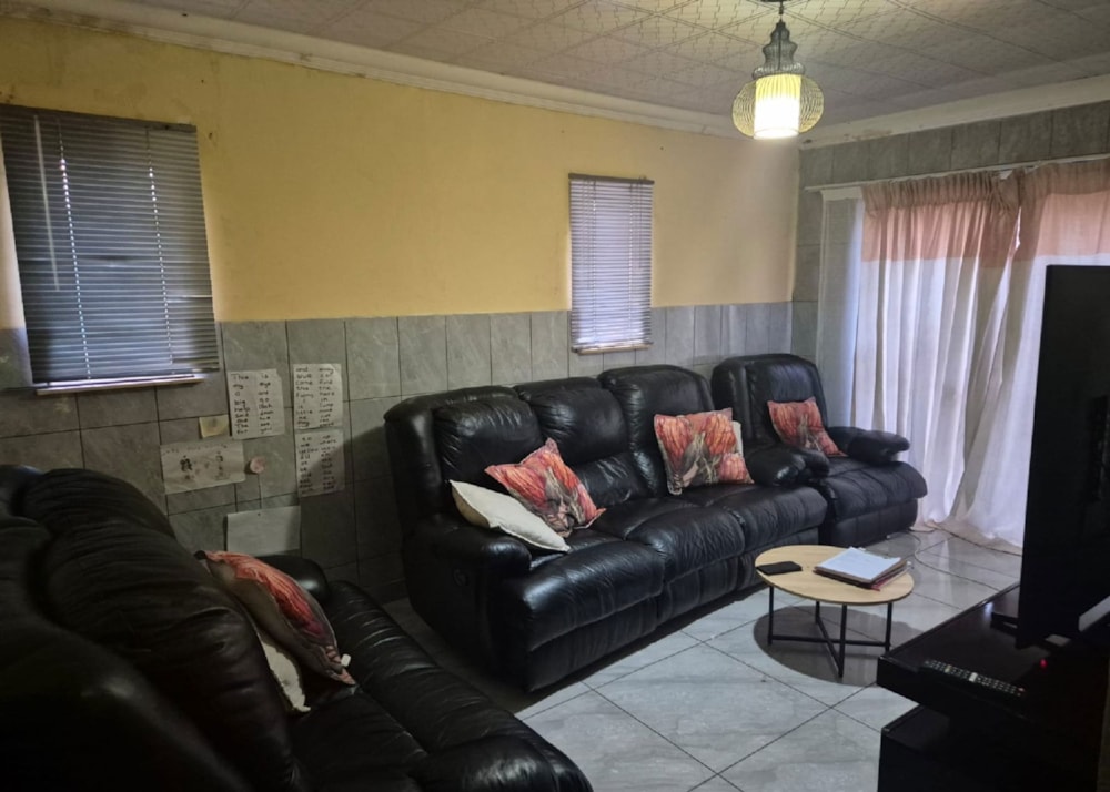 House for sale in Mountain View, Middelburg, Mpumalanga - 1MD1737945