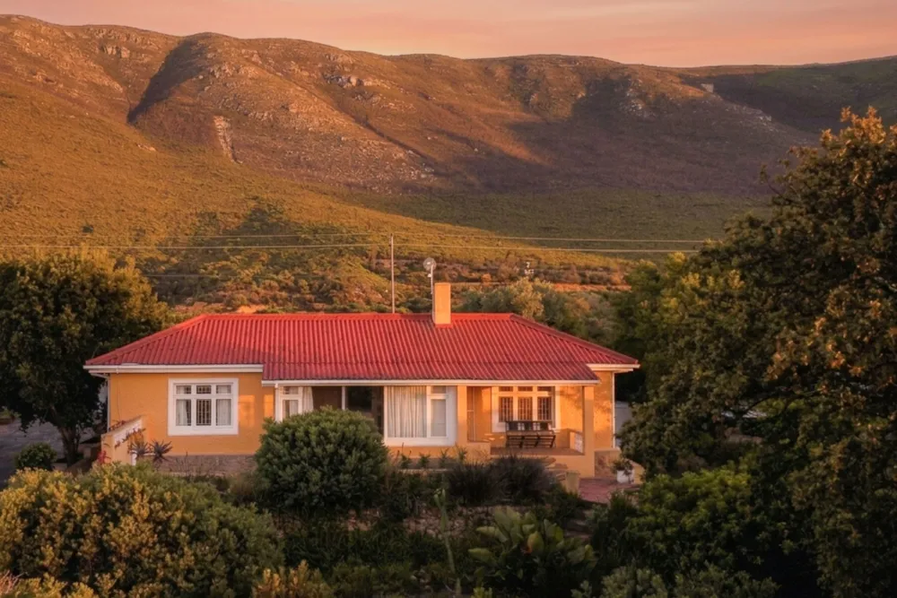 House let in Northcliff, Hermanus - ONL1737986
