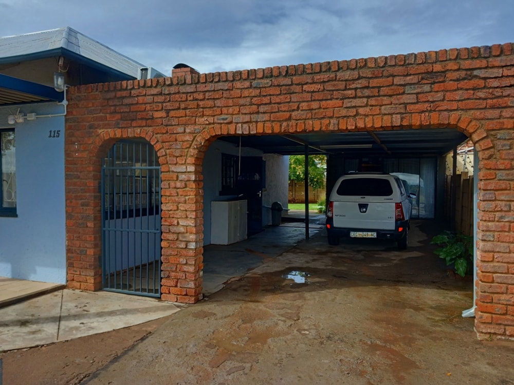 House for sale in Riviera, Kimberley - 1KJ1738003