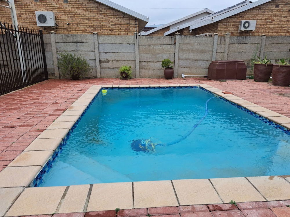 Commercial business for sale in Bloemhof, North West Province - 1KJ1738054