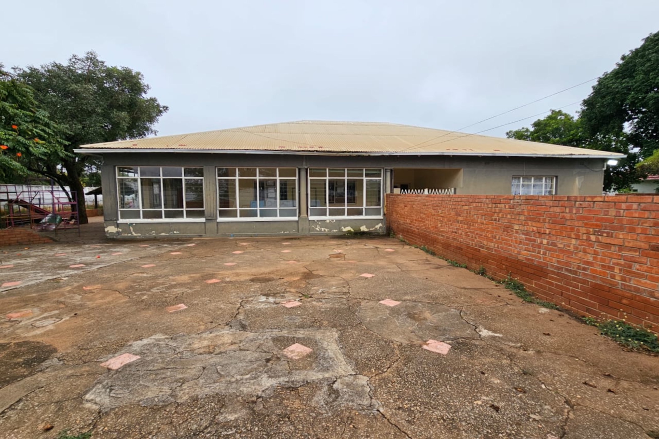 Commercial Building for sale in Famona, Zimbabwe - 3ZB1738052