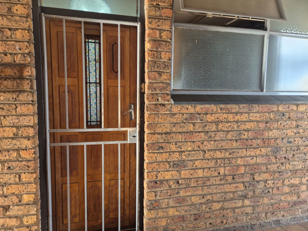 Apartment for sale in Middelburg Central (Mpumalanga Central)  - 1MD1738065