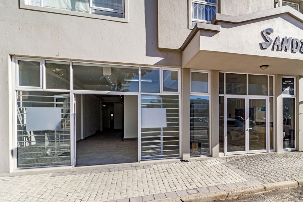 Commercial retail property for sale in Strand Central - SW1738097