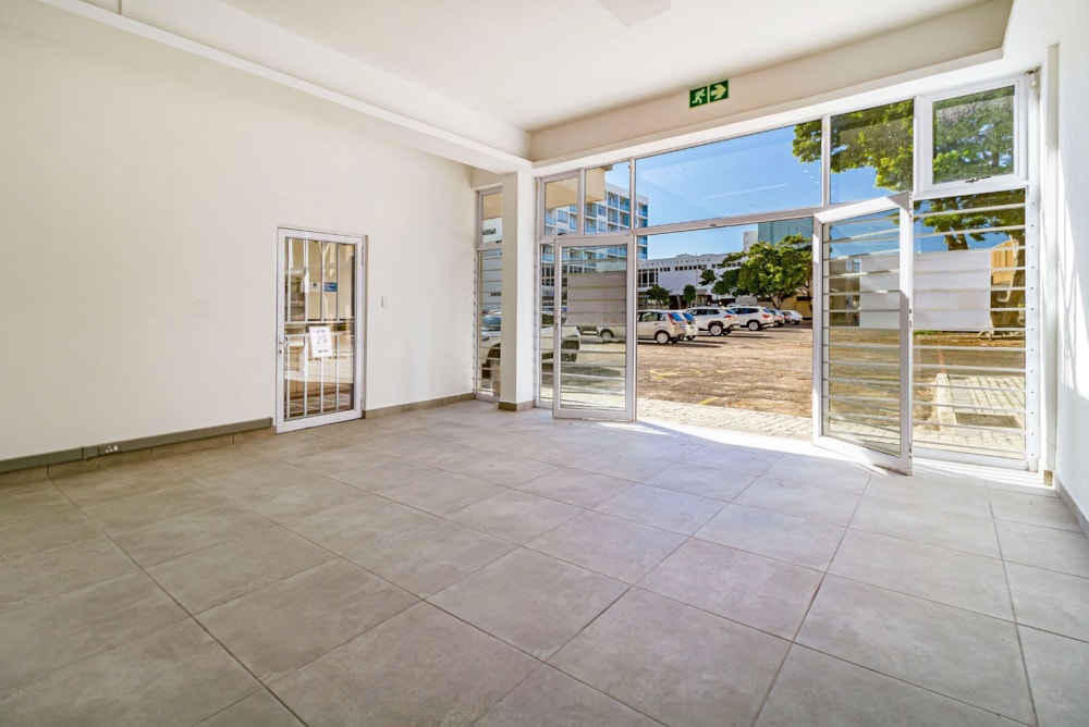 Commercial retail property for sale in Strand Central - SW1738097