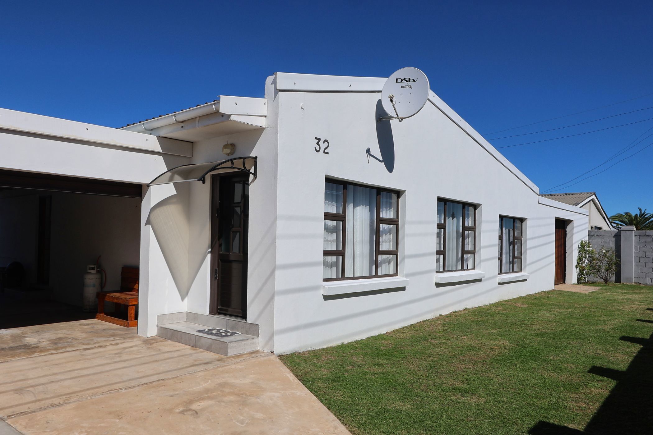 House for sale in Windsor Park, Despatch - 1UK1738094