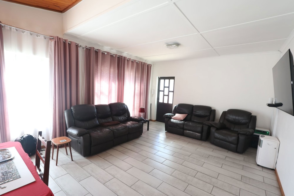 House for sale in Windsor Park, Despatch - 1UK1738094