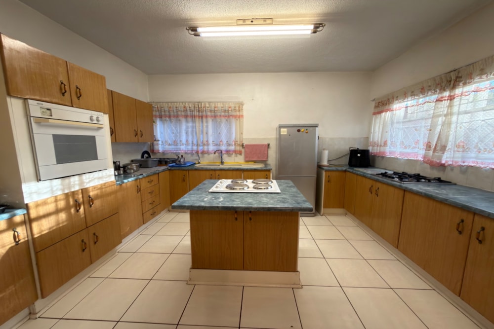 Townhouse for sale in Suburbs, Zimbabwe - 3ZB1738116