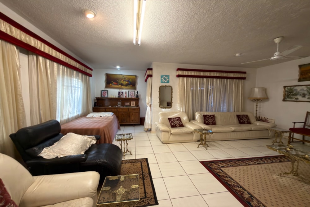 Townhouse for sale in Suburbs, Zimbabwe - 3ZB1738116