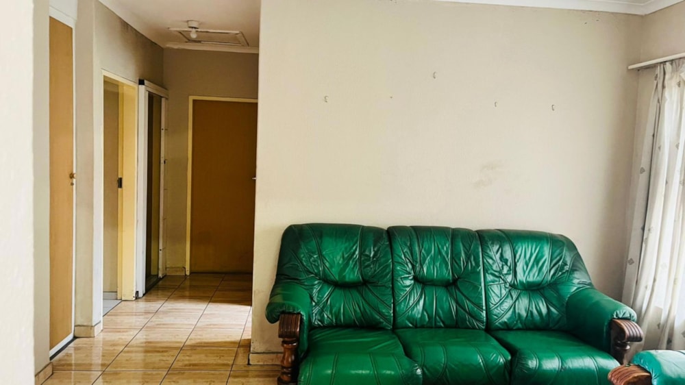 Townhouse for sale in Witbank Central (eMalahleni Central)  - 1WD1738313