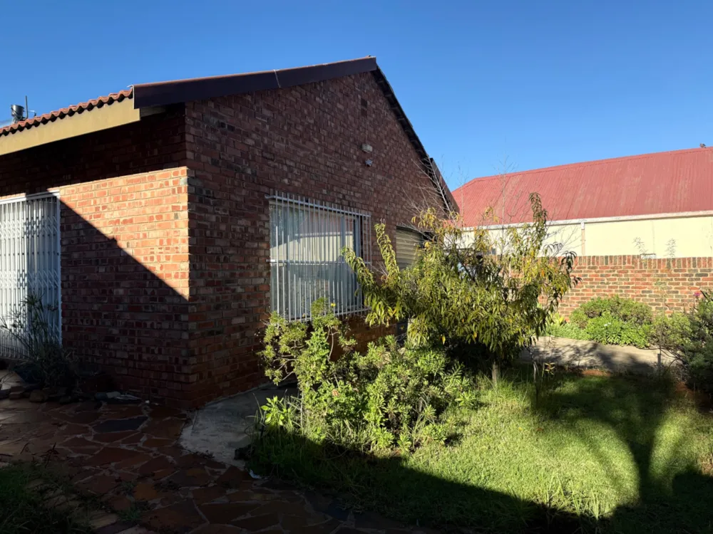 House for sale in Beaconsfield - 1KJ1738265 House for sale in Beaconsfield - 1KJ1738265