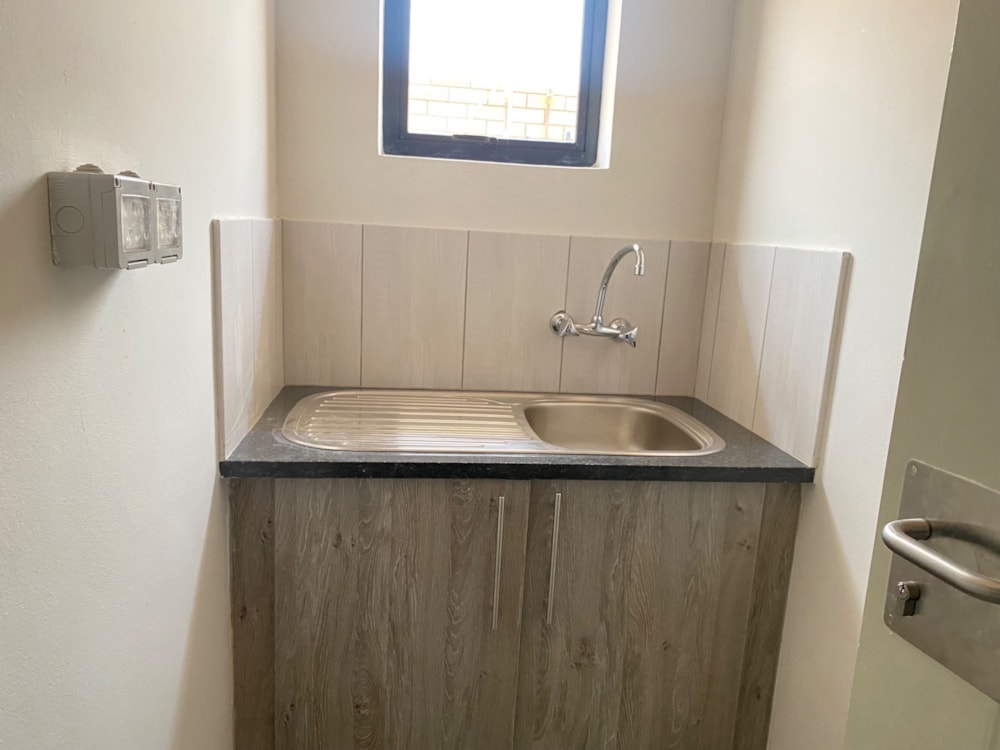 Commercial Building to rent in Tlokweng, Botswana - 3BO1738282