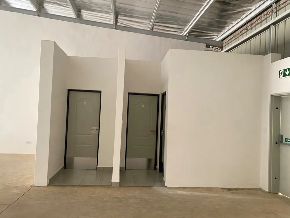 Commercial Building to rent in Tlokweng, Botswana - 3BO1738282 Commercial Building to rent in Tlokweng, Botswana - 3BO1738282