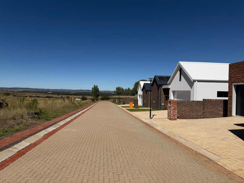 House for sale in Potchefstroom - 1PCH1738427 House for sale in Potchefstroom - 1PCH1738427