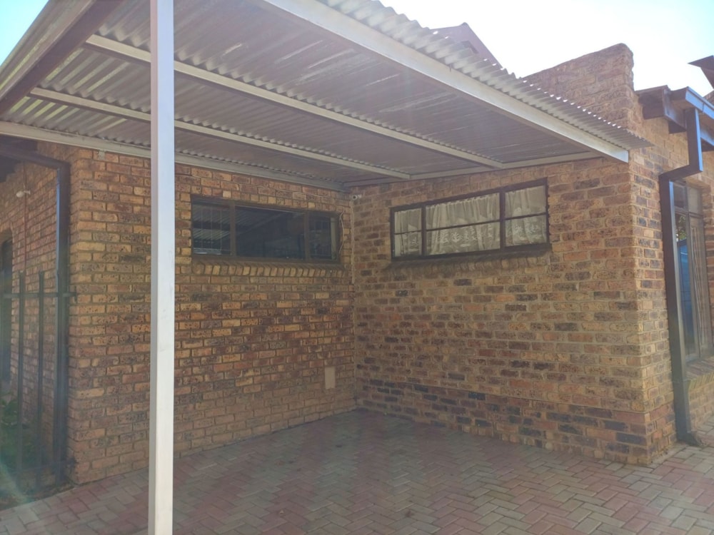 Bachelor apartment to rent in Bethlehem Central - 1BTH1738354